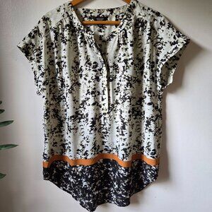 EUC SIMPLY VERA VERA WANG PRINTED SPLIT V NECK HALF BUTTONED TOP SZ L